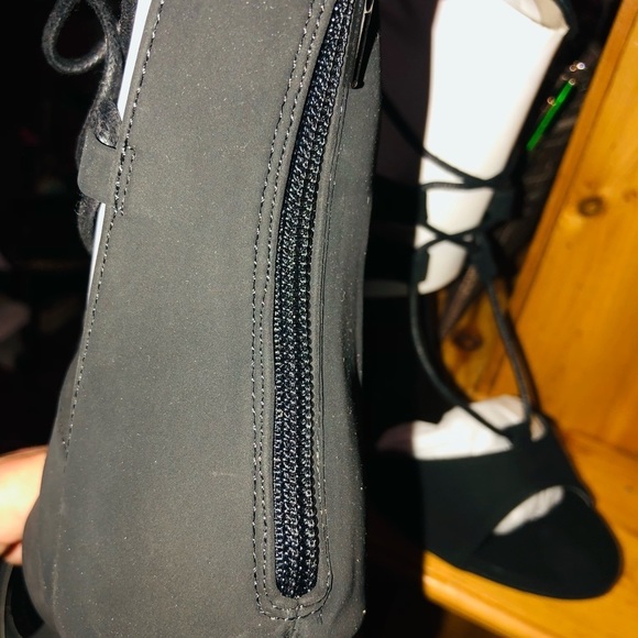 Shoe Republic LA size 10 black strappy sexy ankle wrap heels faux suede - Picture 4 of 8